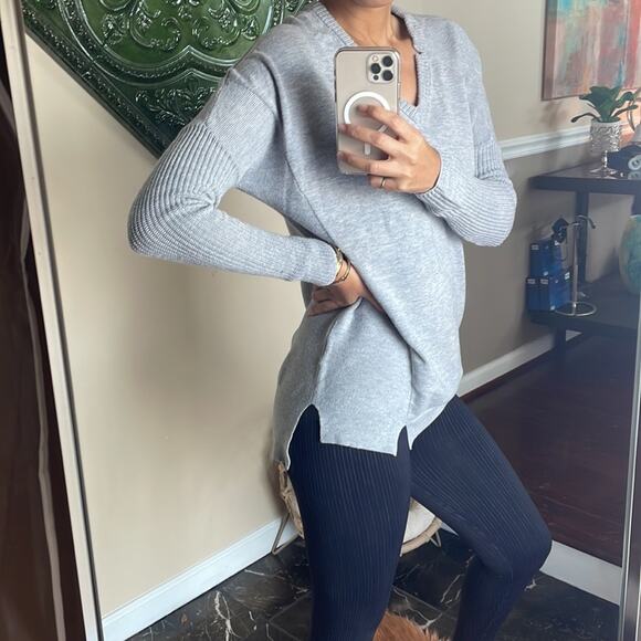 TROUVE Hi-Lo Gray V Neck Ribbed Sweater Blouse NWOT - Picture 9 of 9